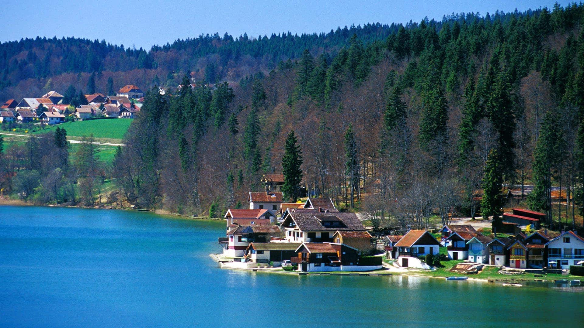 lac et montagne a la location de vacances azureva metabief dans le jura 
