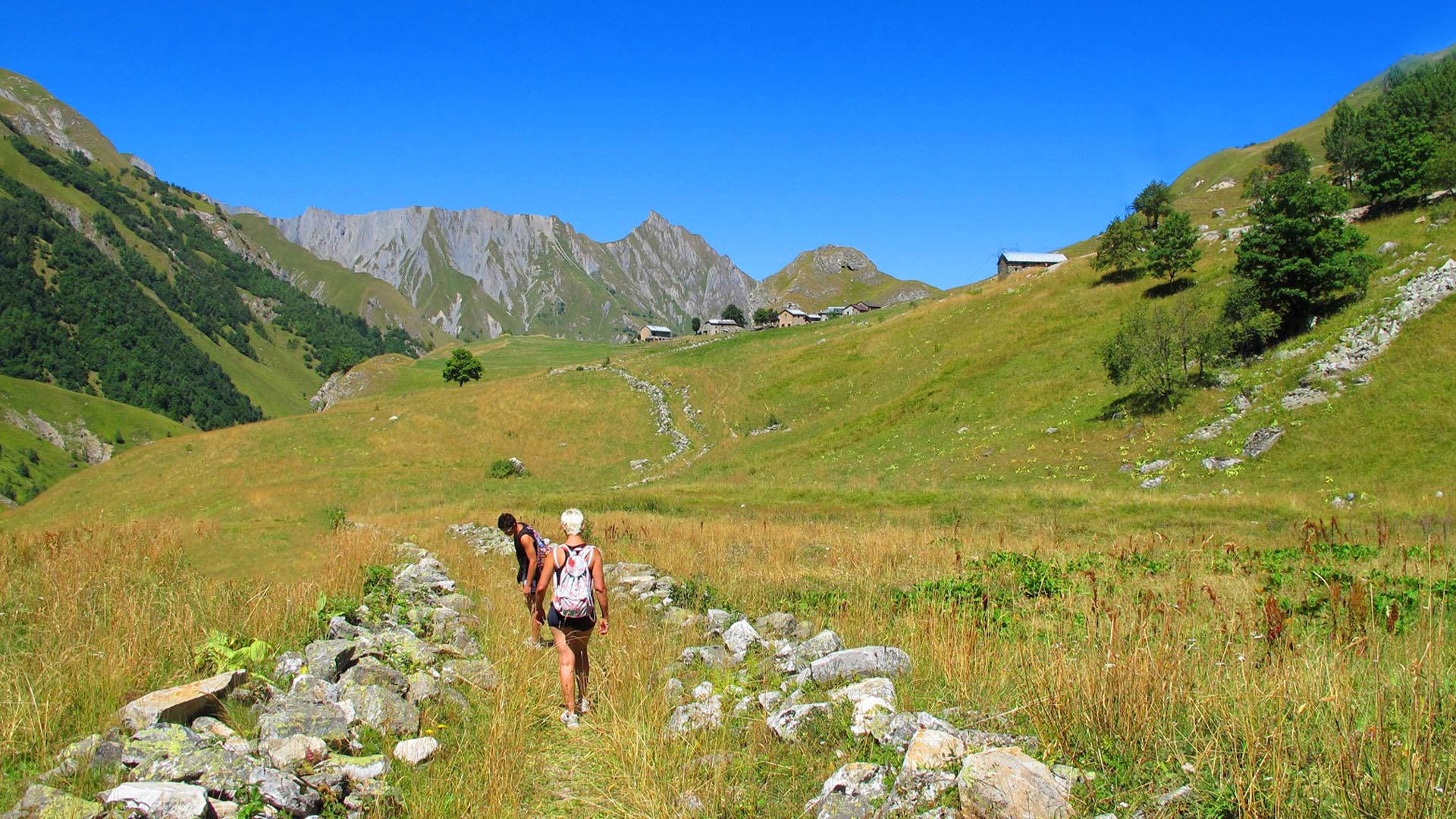 randonnee montagne a la location de vacances azureva les menuires 
