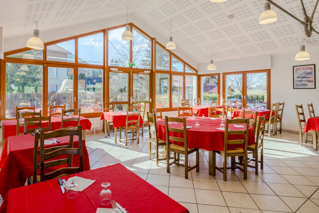 la salle de restauration a metabief 