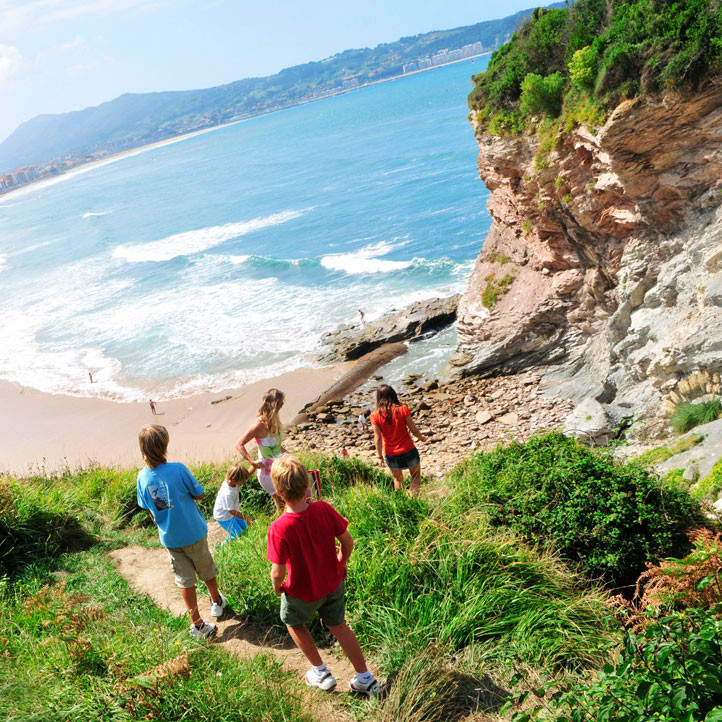 vos randonnees a azureva hendaye 