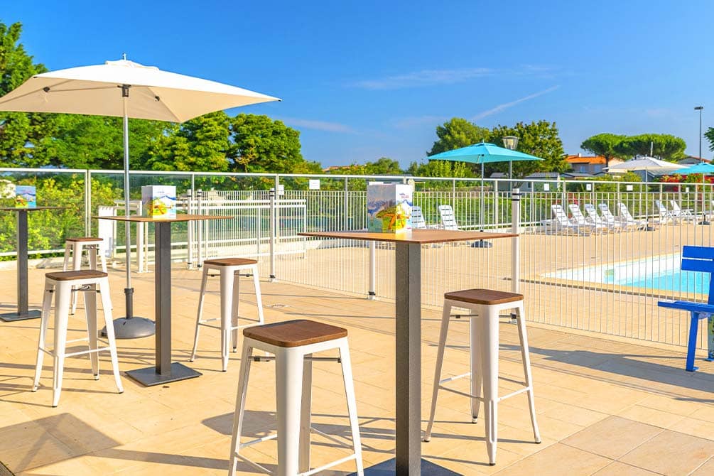 la terrasse du bar du camping azureva a fouras 