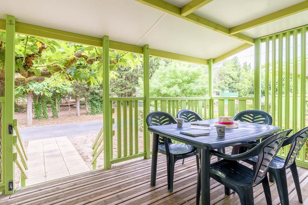 la terrasse du mobilehome avec vue nature au camping azureva sigean 