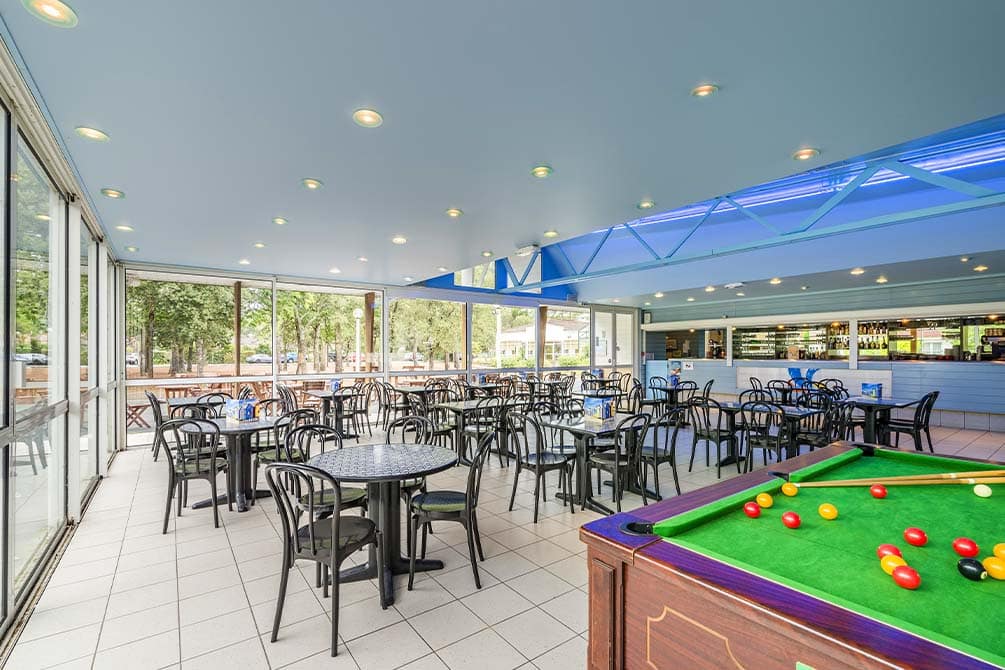 le billard du camping azureva longeville sur mer en vendee 
