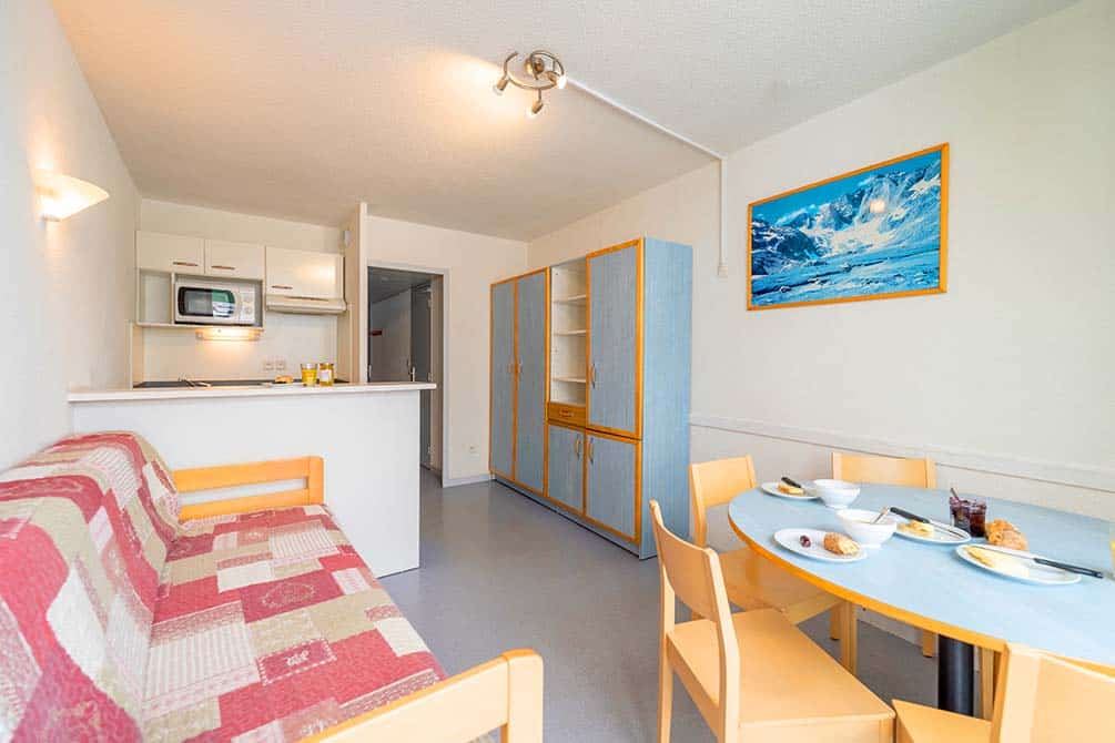 salon du logement de la location de vacances azureva a piau engaly 