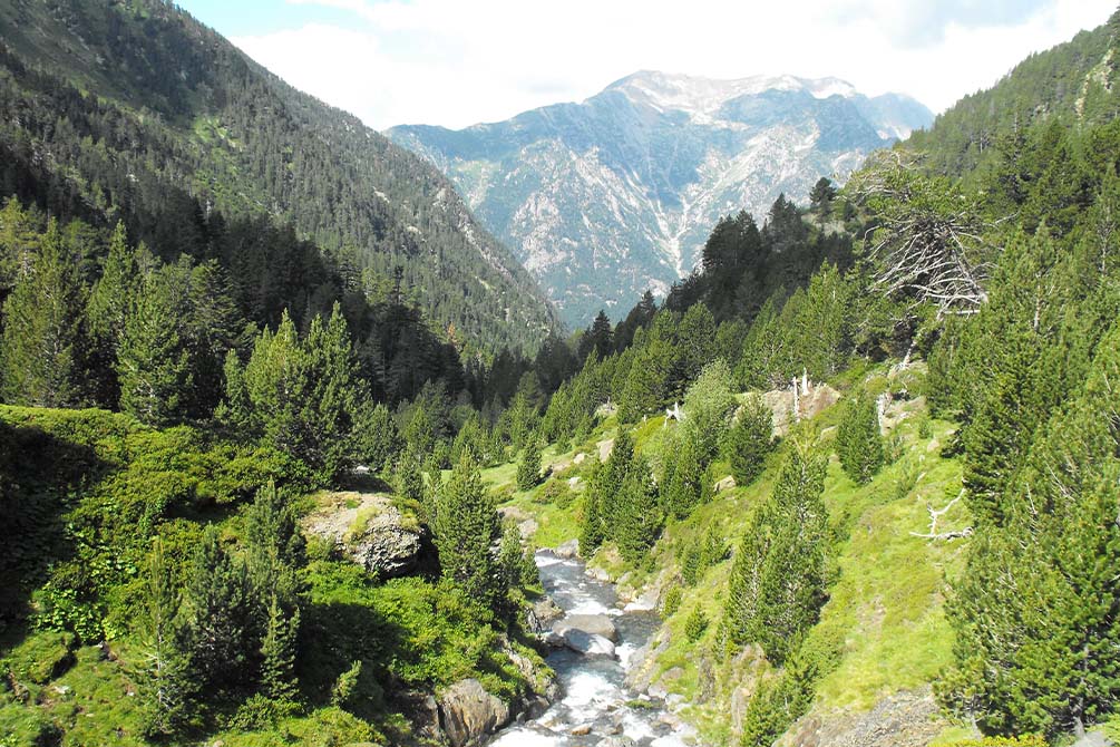 rando en montagne a la location de vacances azureva a piau engaly 