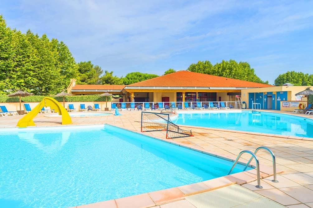 espace avec pataugeoire de la location de vacances azureva a saint cyprien
