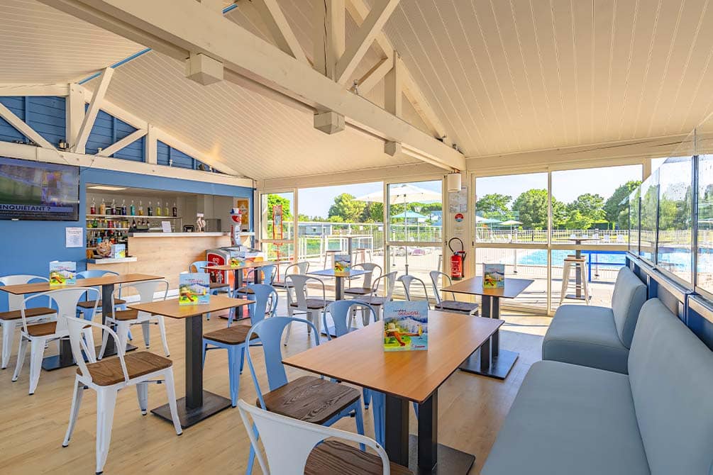 le bar de la location de vacances azureva a fouras 