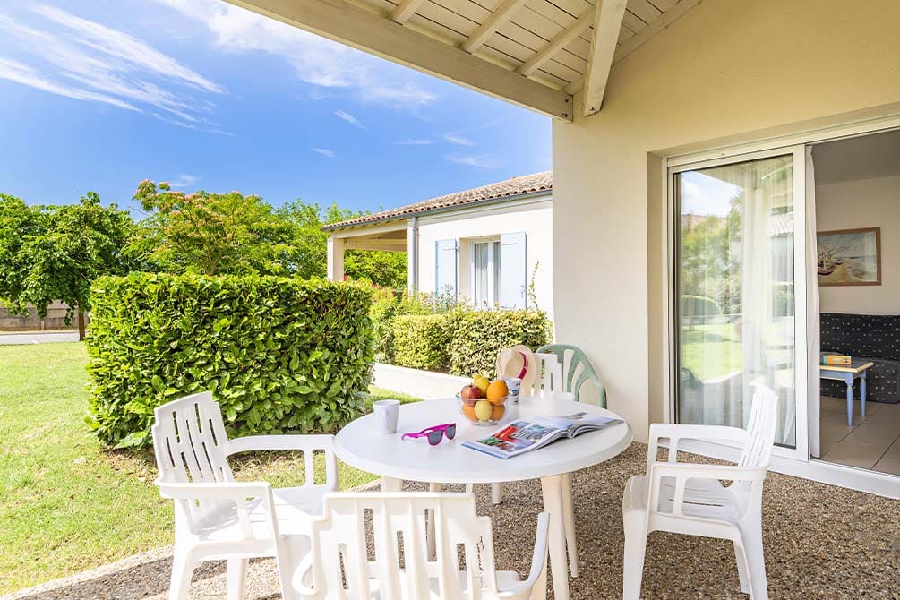le petit dejeuner en terrasse a la location de vacances azureva a fouras 