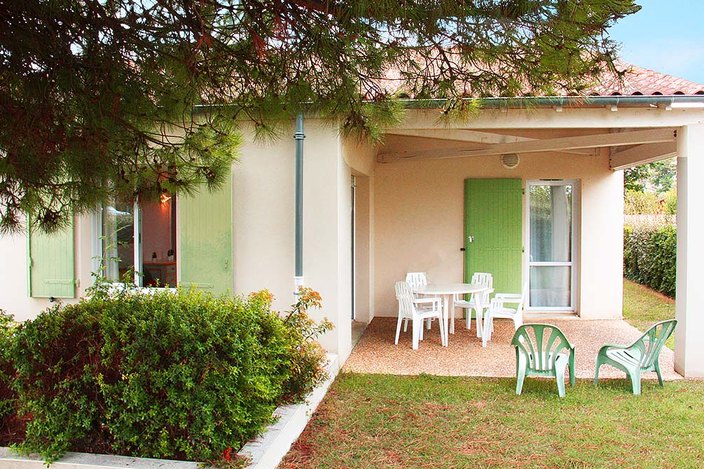 votre logement avec terrasse de la location de vacances azureva a fouras 