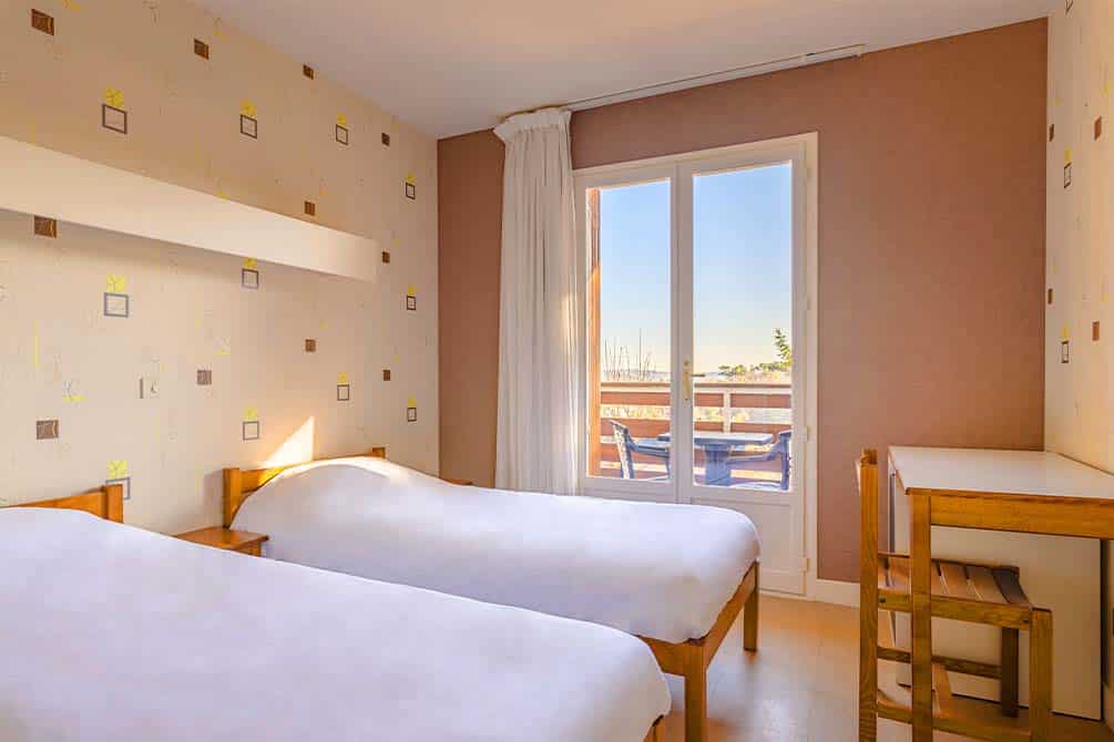 votre chambre twin dans la location de vacances azureva a murol dans le puy de dome