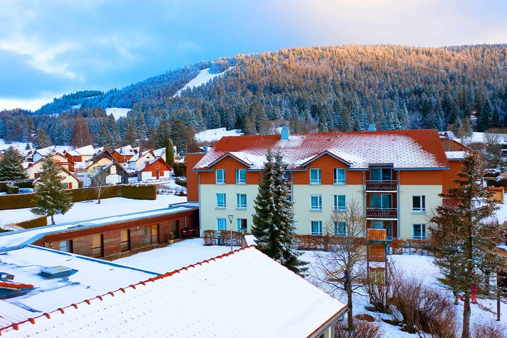 du ski a la montagne avec la location de vacances azureva a metabief dans le jura 