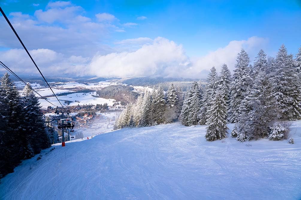les pistes de ski de la location de vacances azureva metabief dans le jura 