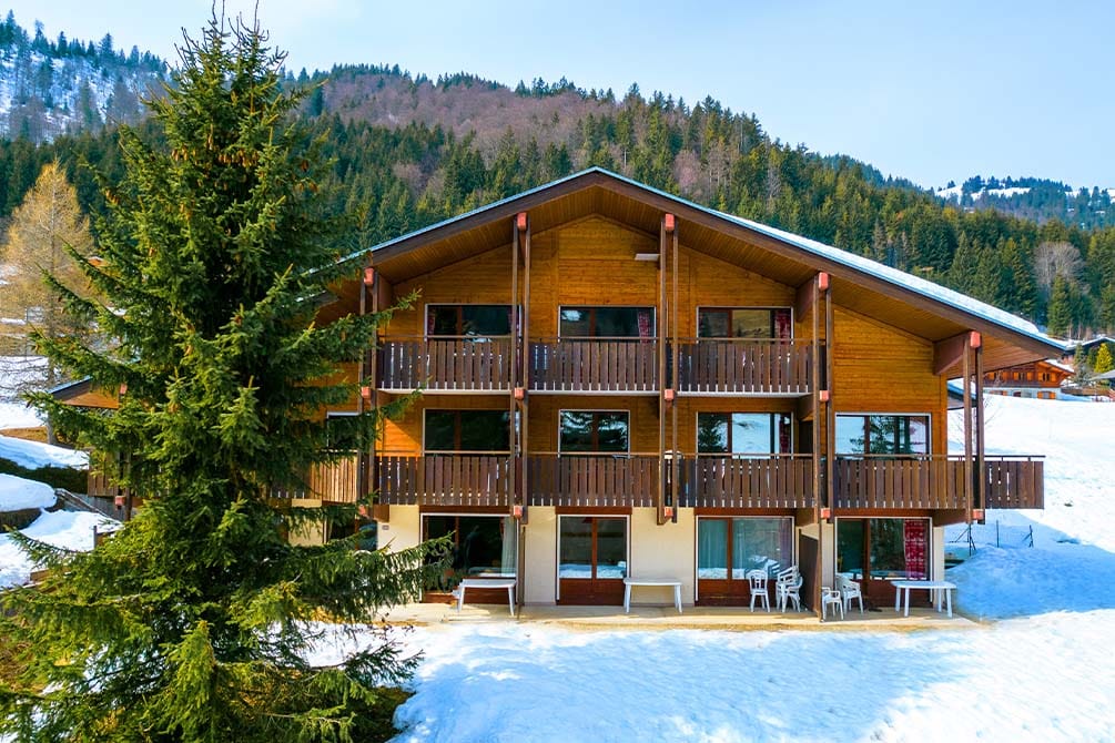 chalet d'hiver a la location de vacances azureva a la clusaz les aravis 