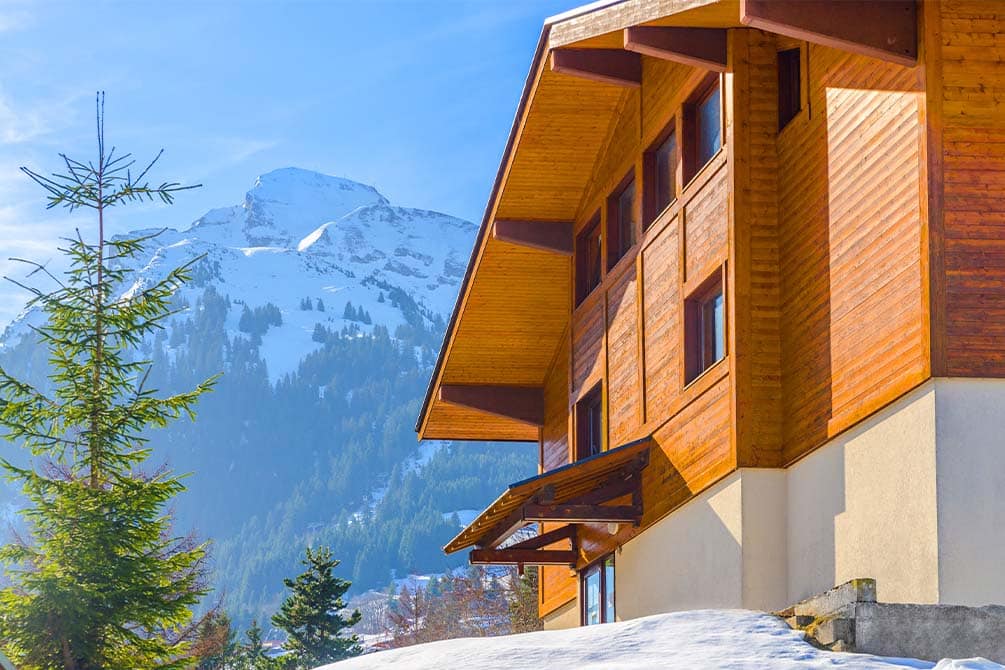 chalet de savoie pour le ski avec la location de vacances azureva a la clusaz les aravis 