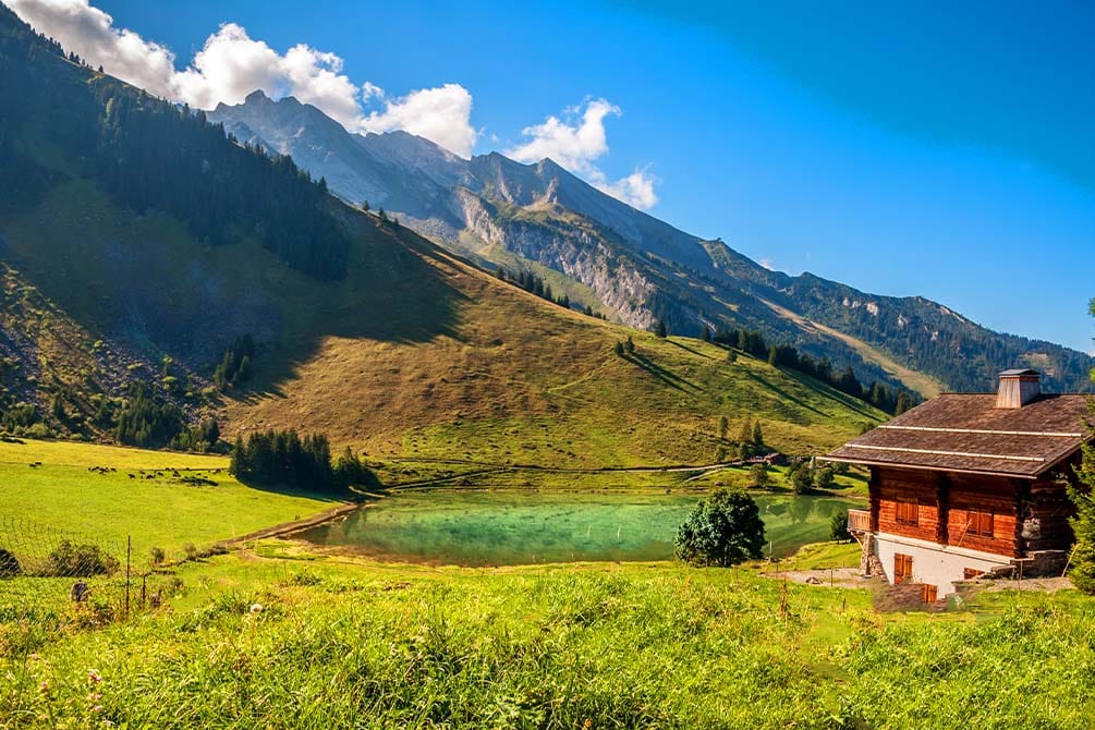 randonnee a la location de vacances azureva a la clusaz les aravis 