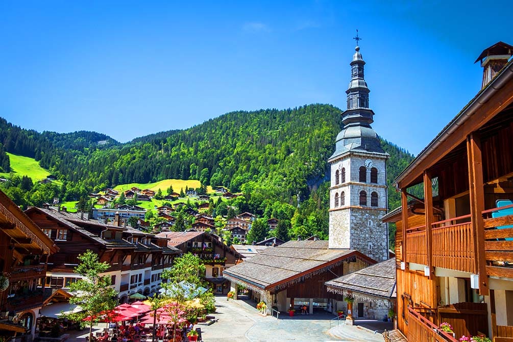 visite du patrimoine avec la location de vacances azureva a la clusaz les aravis 