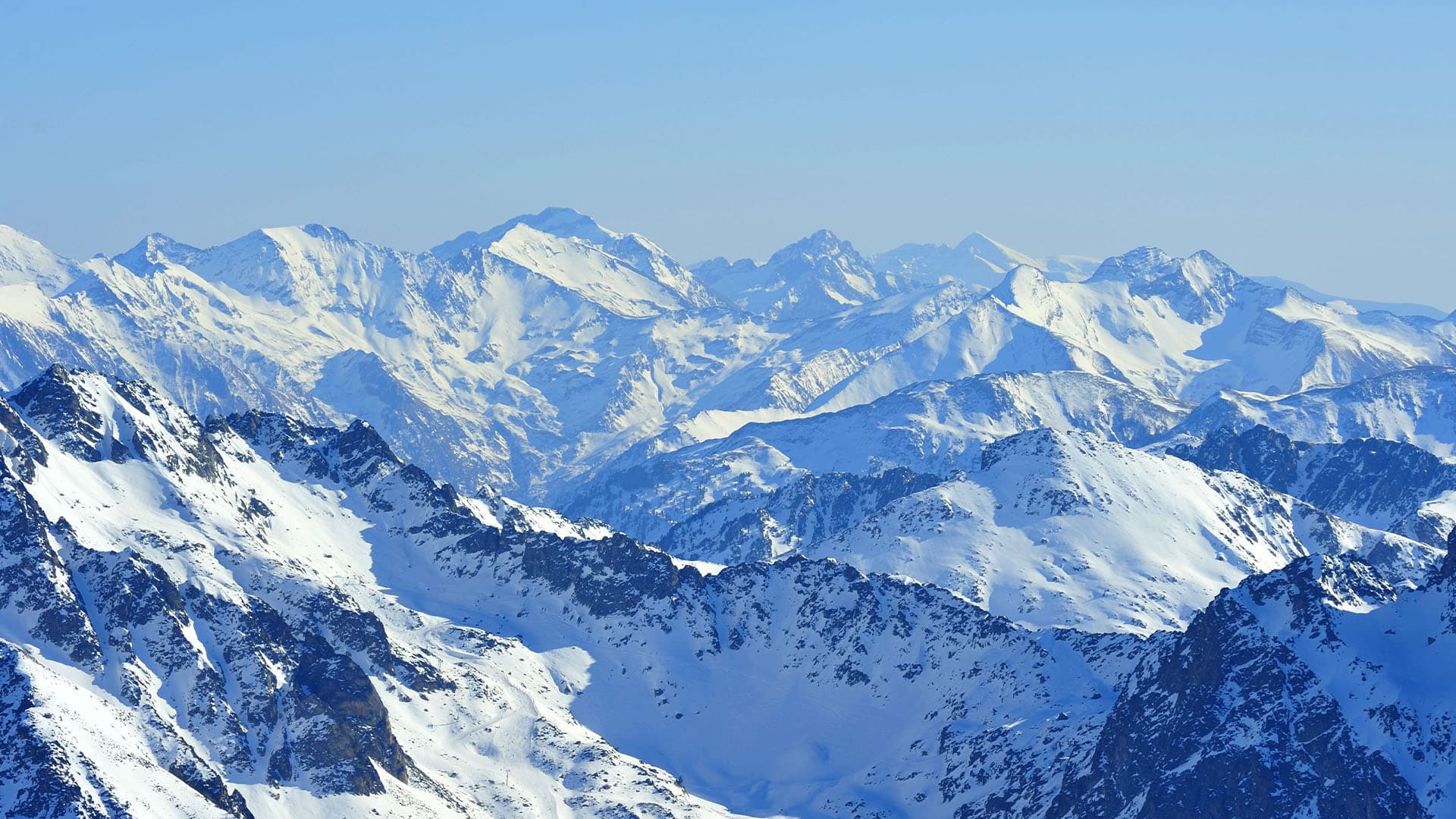 l'hiver au pyrenees avec la location de vacances azureva a la mongie 