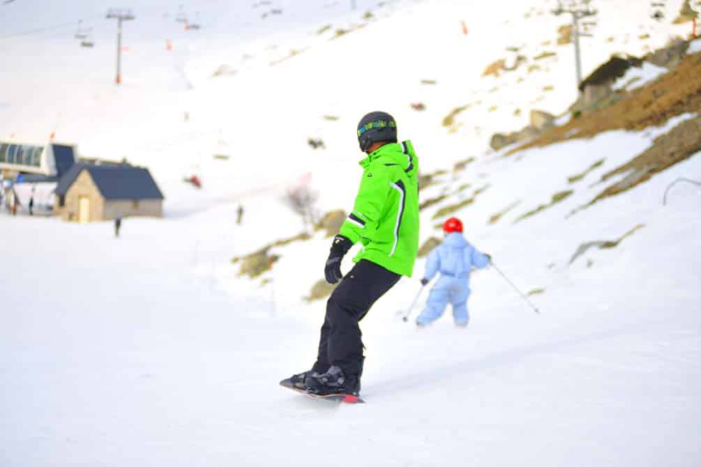 du snowboard à la location de vacances azureva a la mongie 