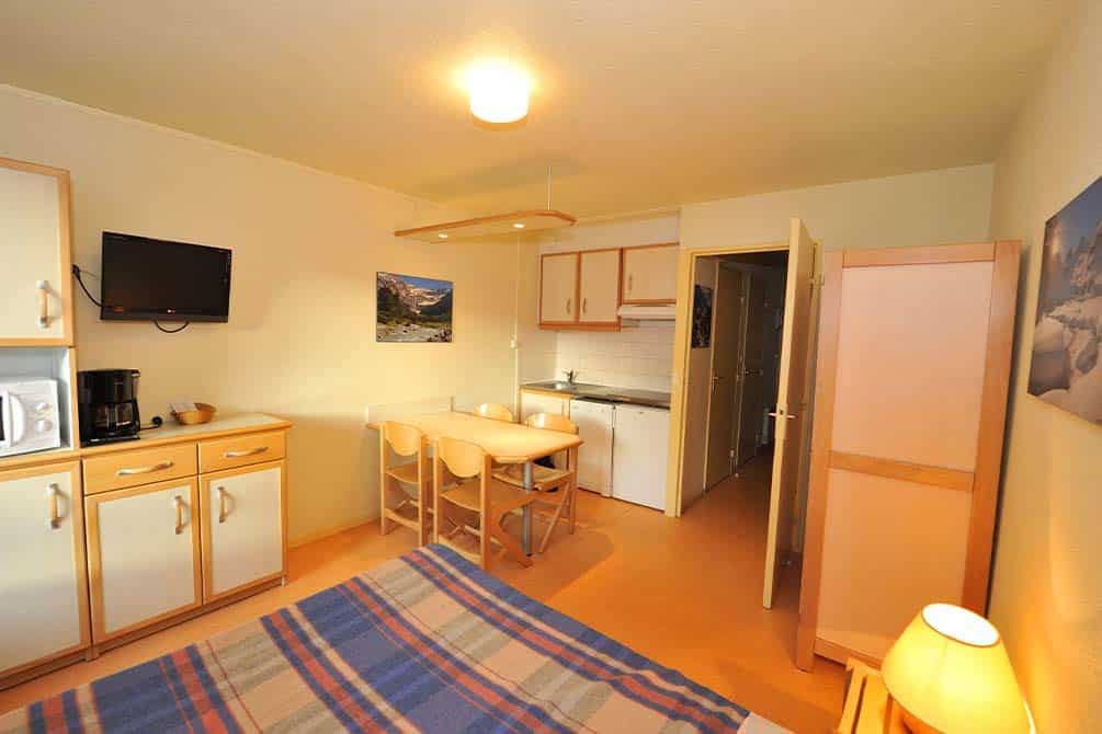 votre logement famille avec la location de vacances azureva a la mongie dans les pyrenees 
