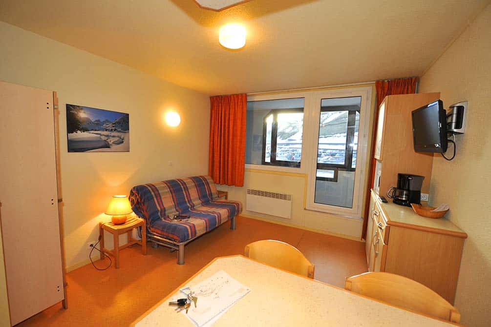 votre logement avec la location de vacances azureva a la mongie dans les pyrenees 