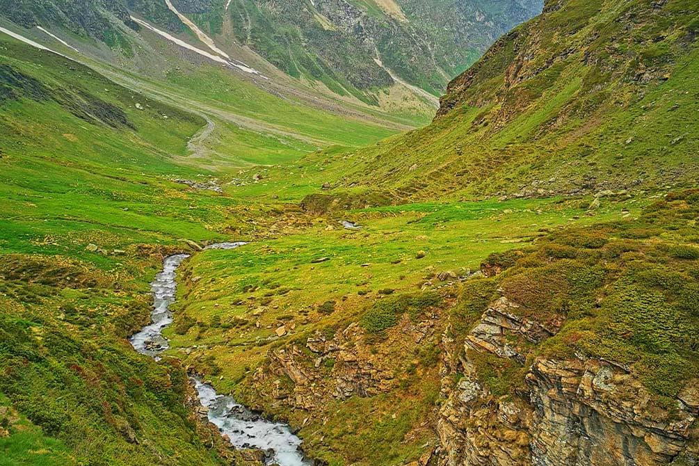 montagne vallee du Badet avec la location de vacances azureva a la mongie dans les pyrenees 2