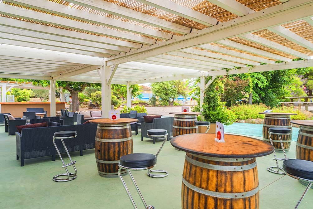 la terrasse du bar du village vacances azureva au cap d'agde 