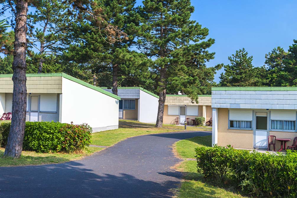 les logements du village vacances azureva a hauteville sur mer 