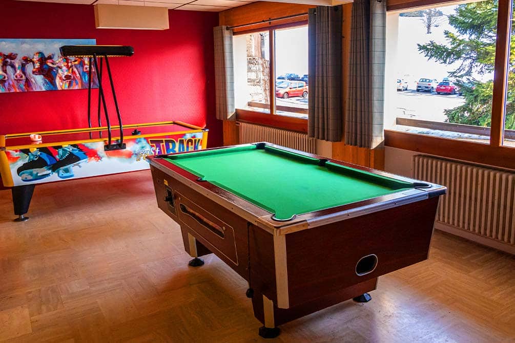 le billard du village vacances azureva de la clusaz les confins 