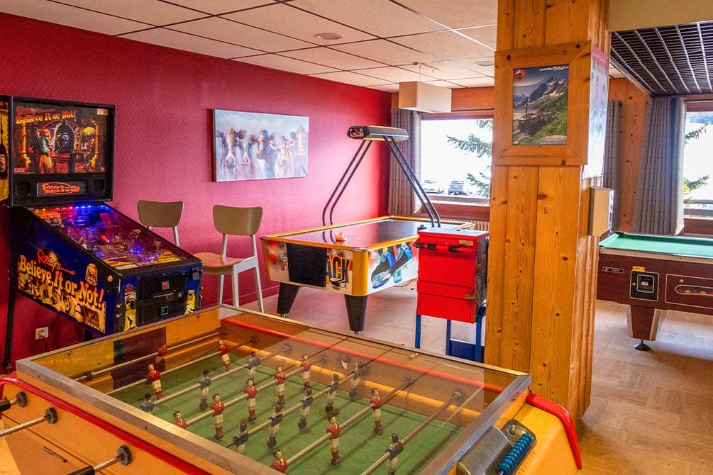 detente avec le billard du village vacances azureva de la clusaz les confins 