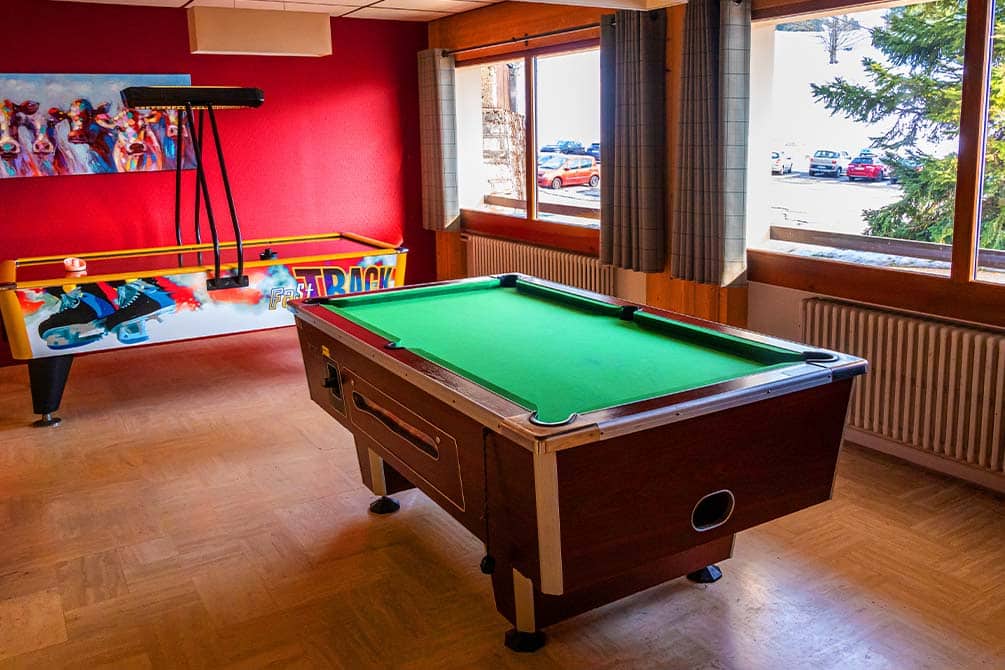 le billard du village vacances azureva de la clusaz les confins 