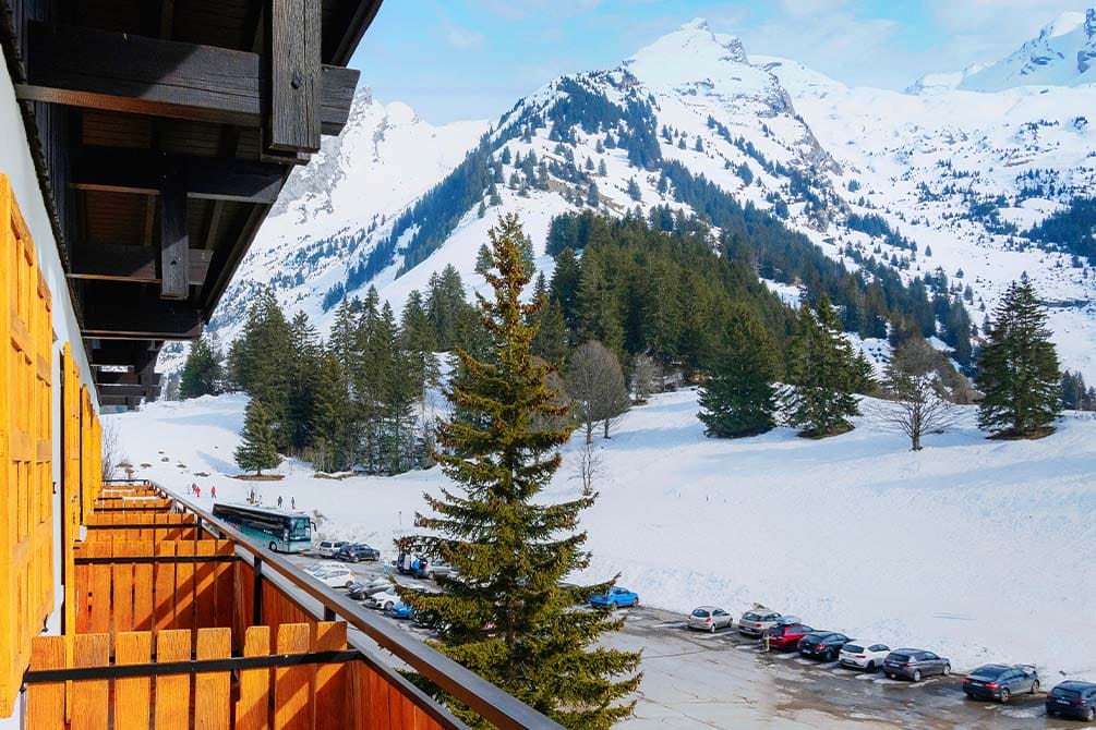 votre chambre vue sur la montagne au village vacances azureva de la clusaz les confins 