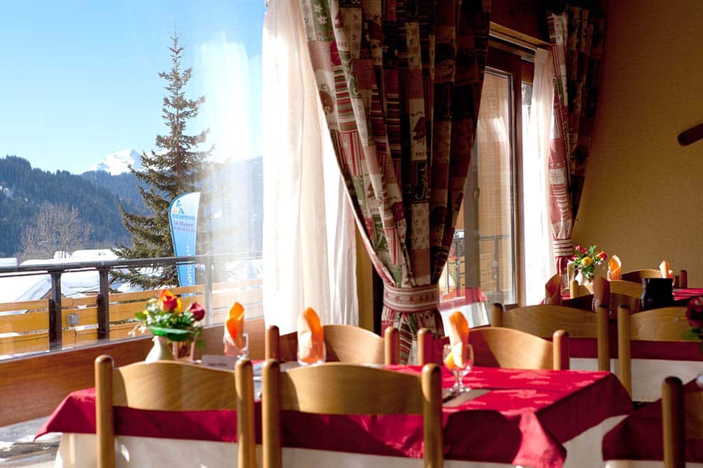 le restaurant en hiver au village vacances azureva de la clusaz les confins