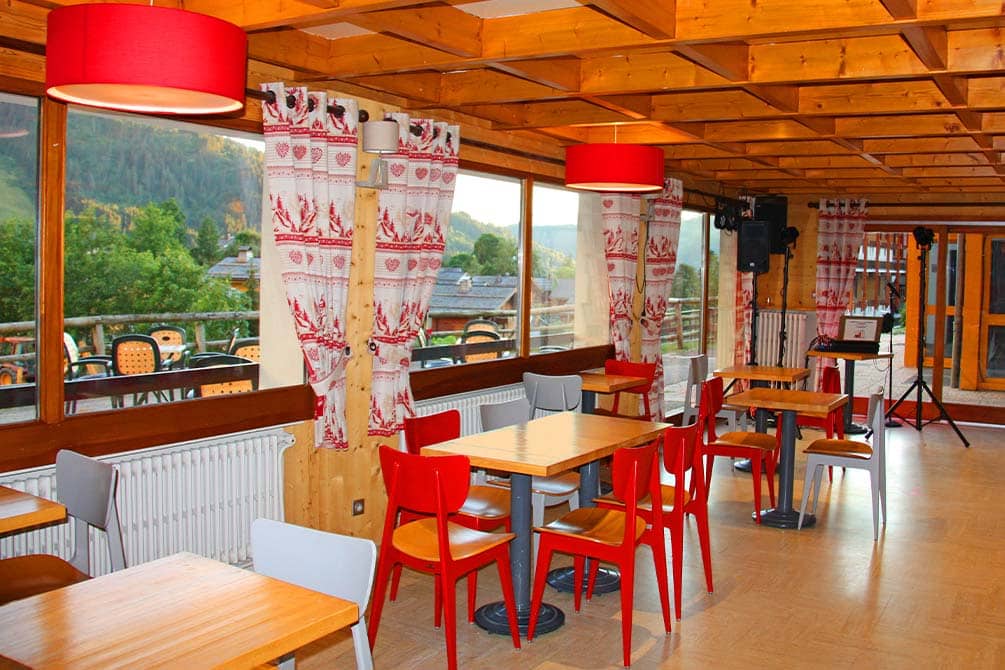 le restaurant du village vacances azureva de la clusaz les confins 