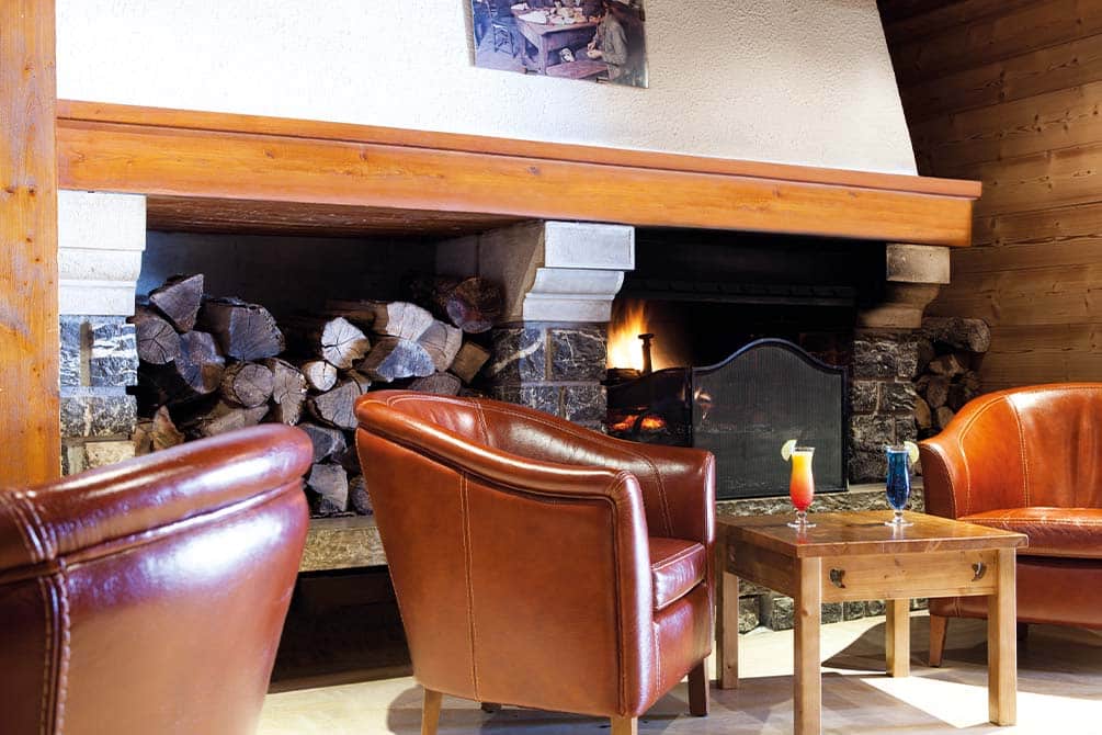 le salon du village vacances azureva de la clusaz les confins 