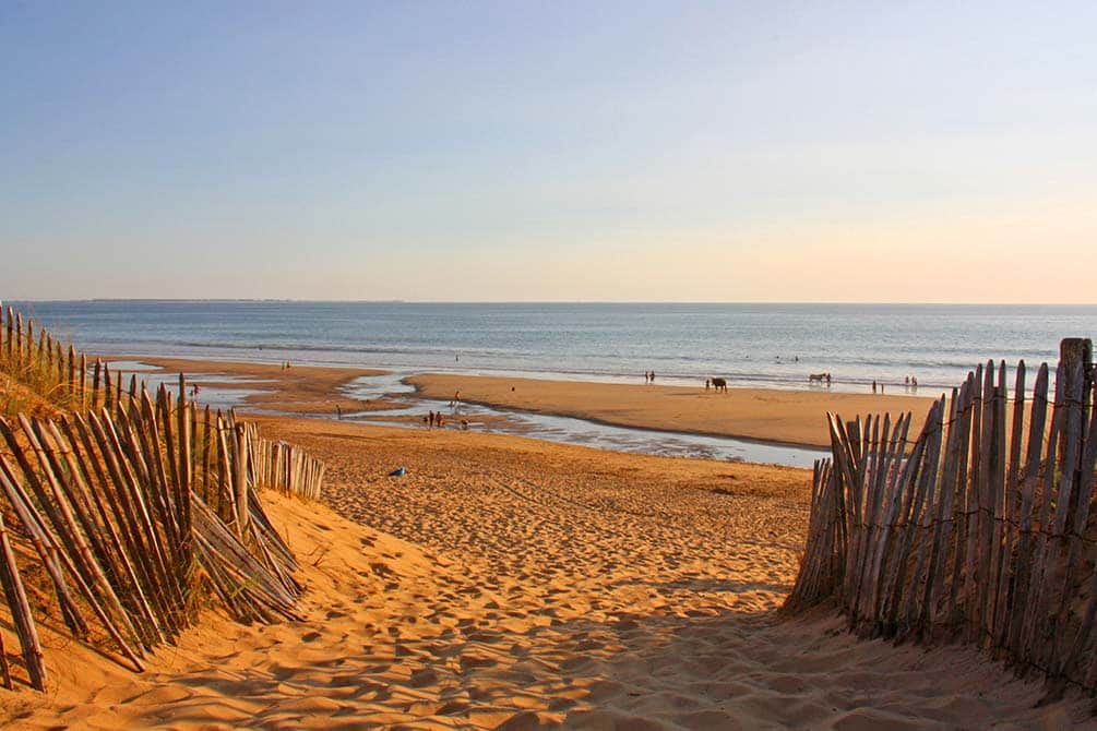 la plage au village vacances azureva longeville sur mer en vendee 
