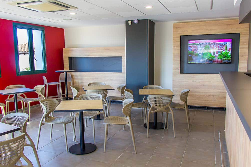 le bar commun du village vacances azureva hendaye au pays basque 