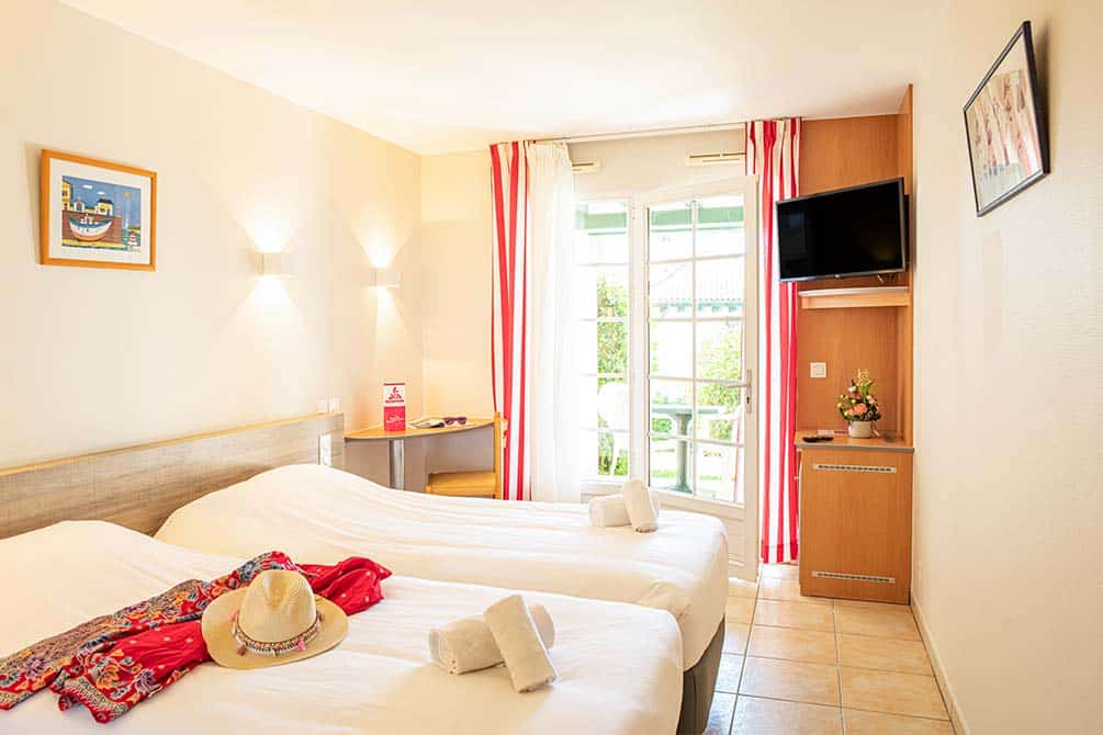 votre chambre double au village vacances azureva hendaye au pays basque 