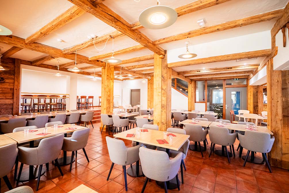 le restaurant du village vacances les karellis en pension 