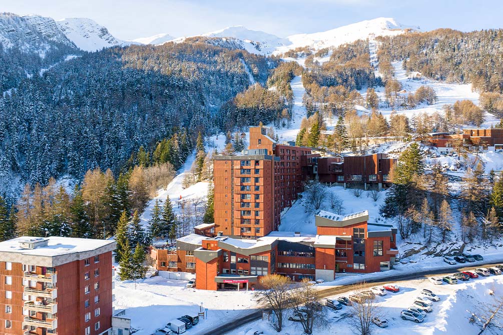 le village vacances les karellis a la montagne en savoie l'hiver 
