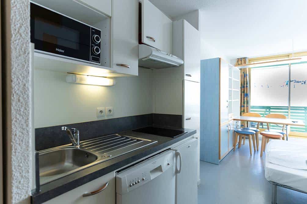 appartement equipee de la location de vacances azureva au ski a piau engaly 
